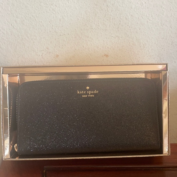 Kate Spade Long Wallet - Picture 1 of 9